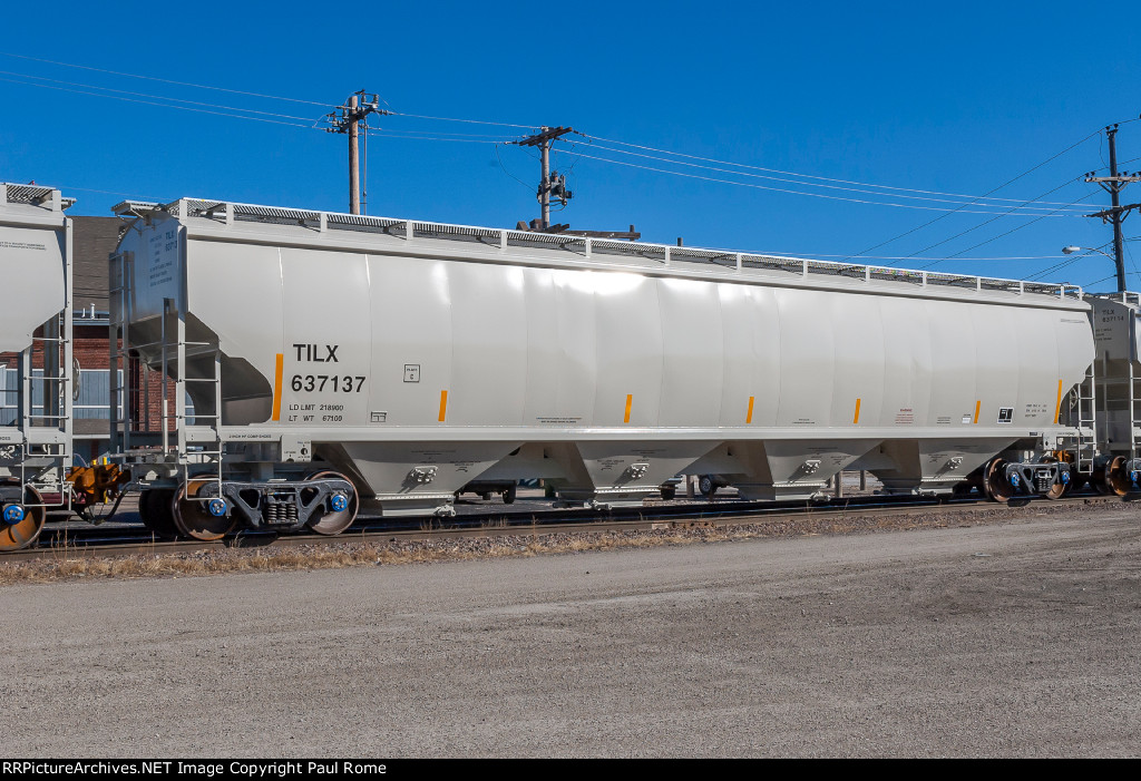 TILX 637137, 4-bay Center-Flow Covered Hopper NEW on the UPRR